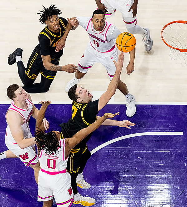 Iowa pulls away from Washington in second half